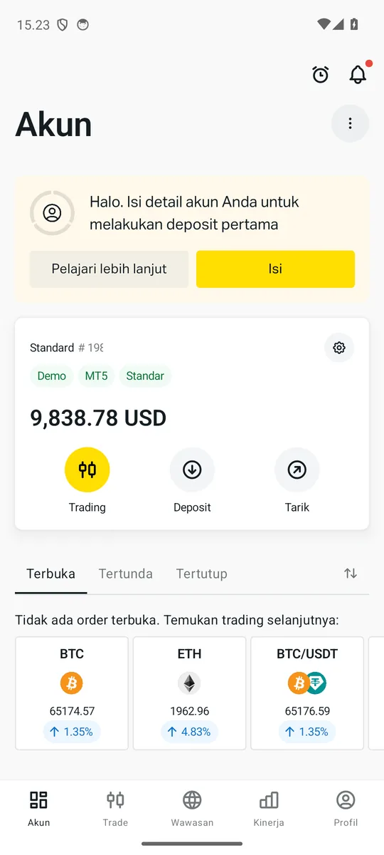 Akun demo di aplikasi Exness Trade yang ditandai dengan lencana Demo